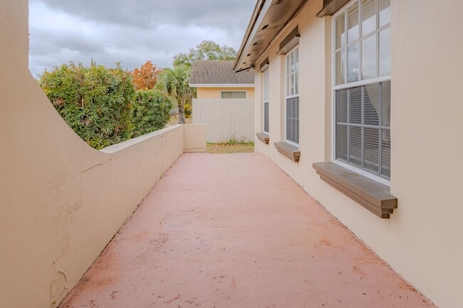 Building Photo - 6203 Tebbetts Dr