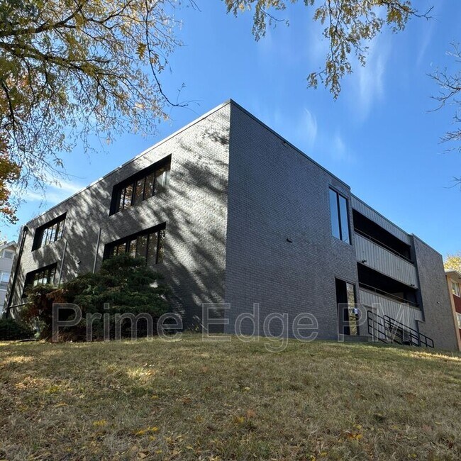 Building Photo - 2343 B St