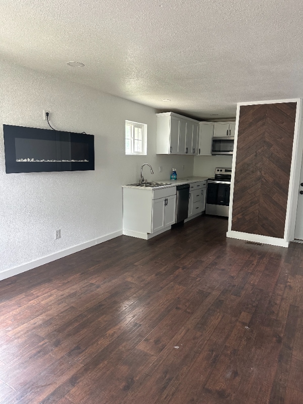 Building Photo - 804 Sheridan St