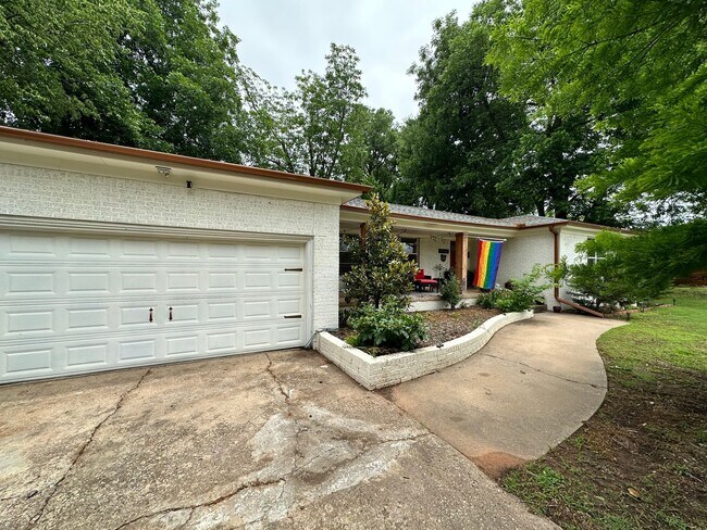 Building Photo - For Rent: Spacious 3 Bed + Office Home wit...