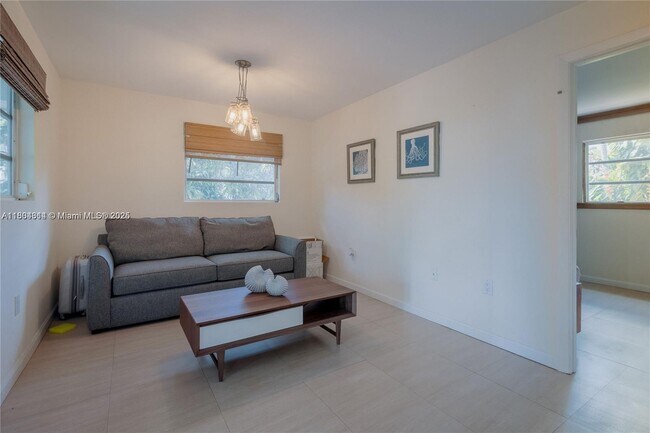 Building Photo - 8500 SW 70th St