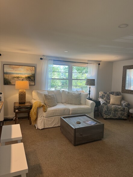 Building Photo - 3 Sylvan Cir