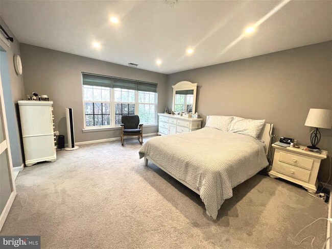 Building Photo - 4513 Monmouth St