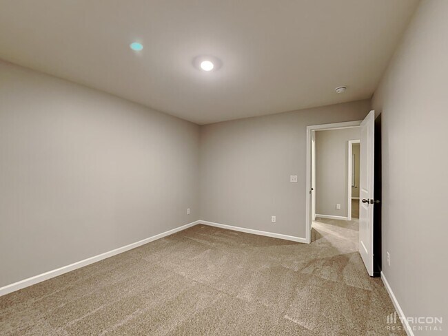 Building Photo - 533 Elmwood Pond Ct