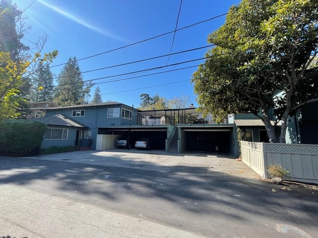 Building Photo - 1249 Hoover St