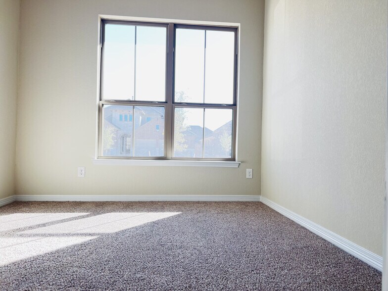 Building Photo - 3712 Fieldfare Dr
