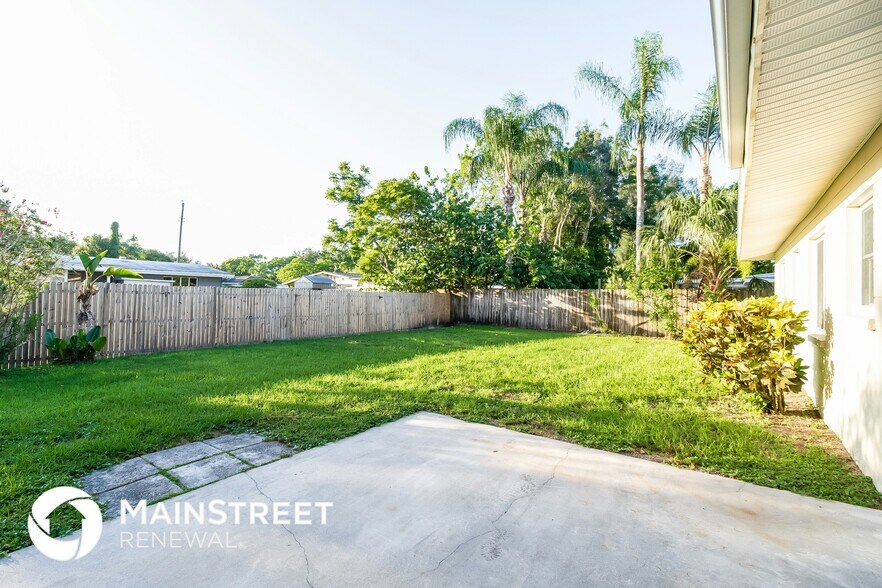 Building Photo - 5931 Olive Ave