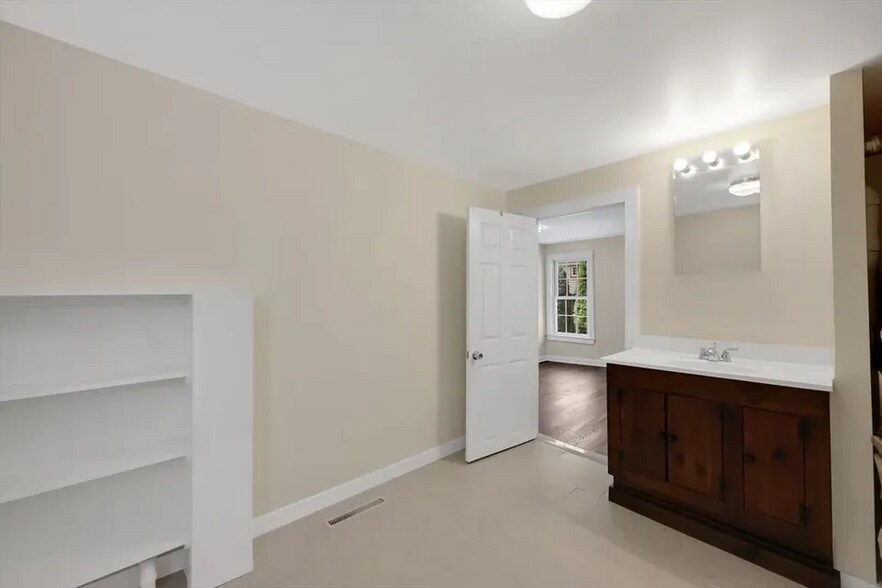 Building Photo - 267 Orcuttville Rd