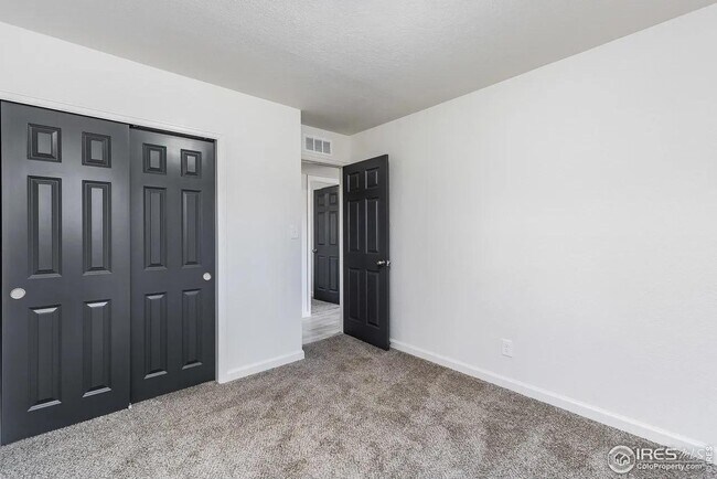 Building Photo - 2025 Orchard Pl