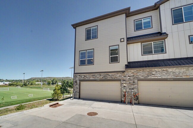 Building Photo - 1530 Castle Creek Cir
