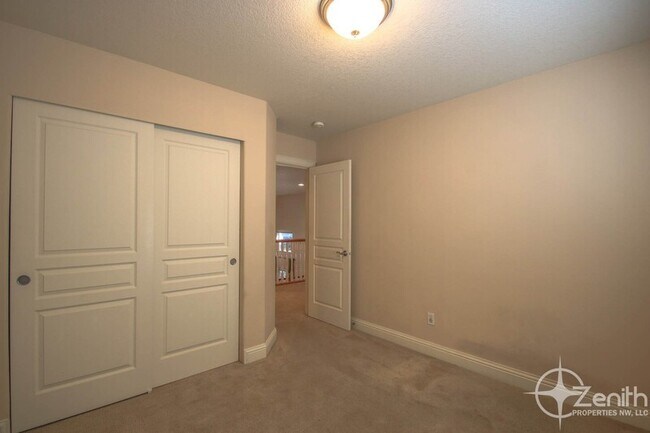 Building Photo - 2903 NE 184th Ave