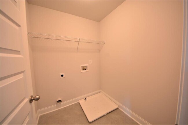 Building Photo - 246 Hellen Vly Dr