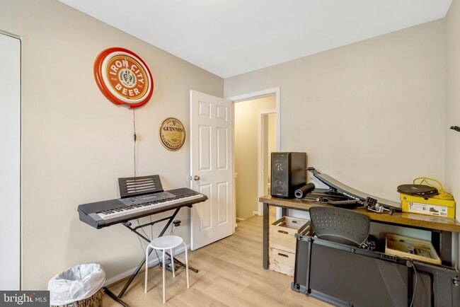 Building Photo - 14831 Basingstoke Loop