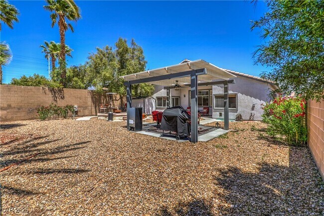 Building Photo - 11135 River Hills Ln