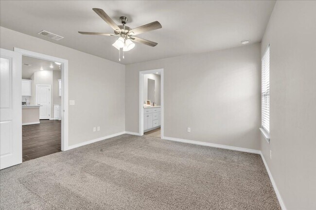 Building Photo - Adorable Brand New NE Edmond