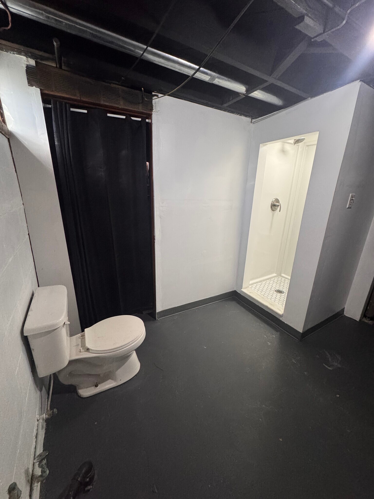 Building Photo - 412 Adams Ave