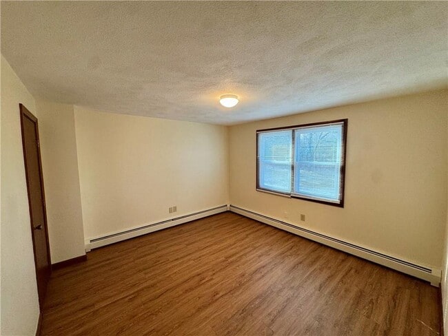 Building Photo - 135 Rounds Ave