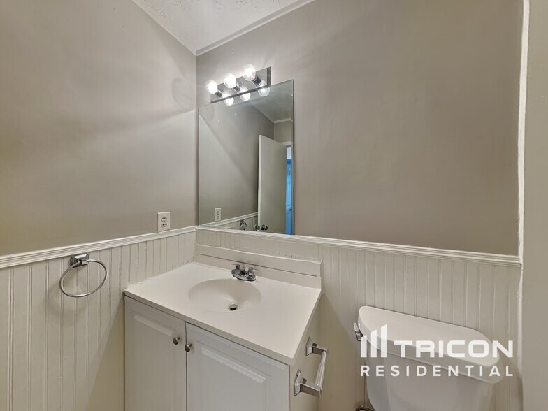 Building Photo - 4073 Red Laurel Way SW