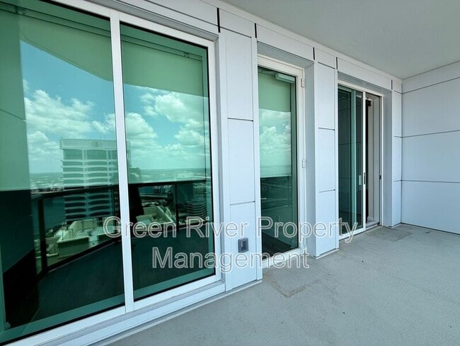 Building Photo - 1431 Riverplace Blvd