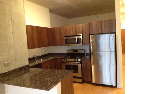 Building Photo - 235 W Van Buren St