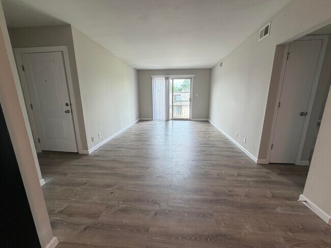 Building Photo - 3408 Balboa Ln