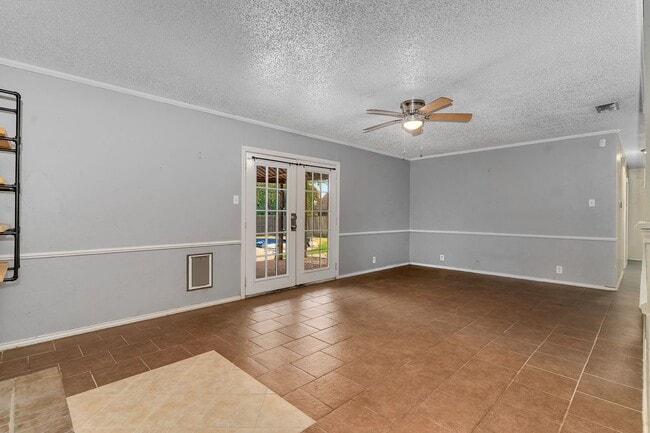 Building Photo - 1602 Spring Branch Dr