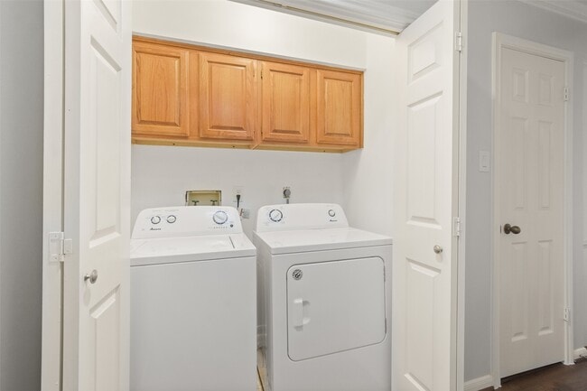 Building Photo - 12859 Kingsbridge Ln