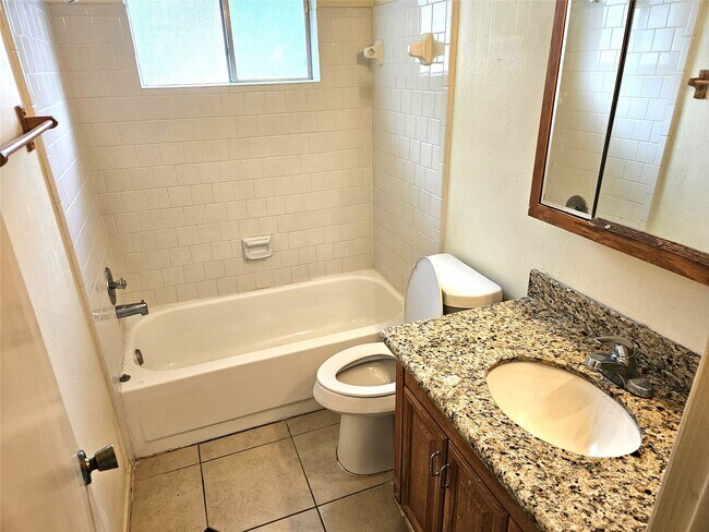 Building Photo - 8215 Summer Quail Dr