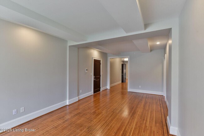 Building Photo - 1411 Willow Ave