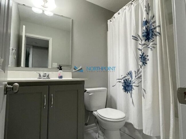 Building Photo - Gorgeous 4 bedroom, 3 bath home in Spring ...