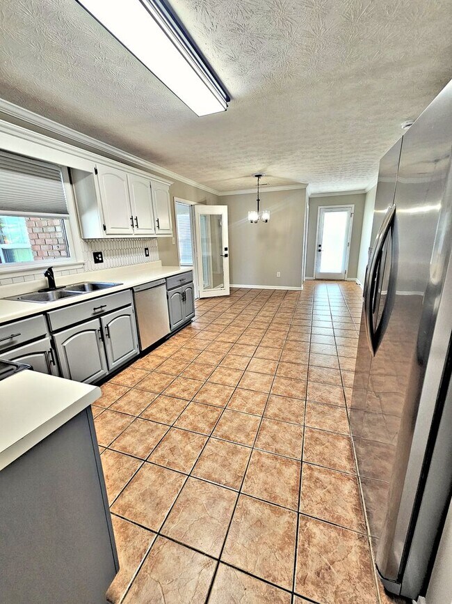 Building Photo - 2402 Harpeth Pl SW