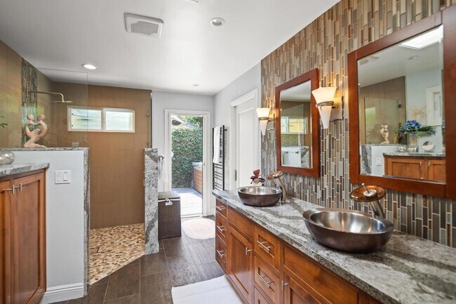 Building Photo - 1040 Alameda Blvd