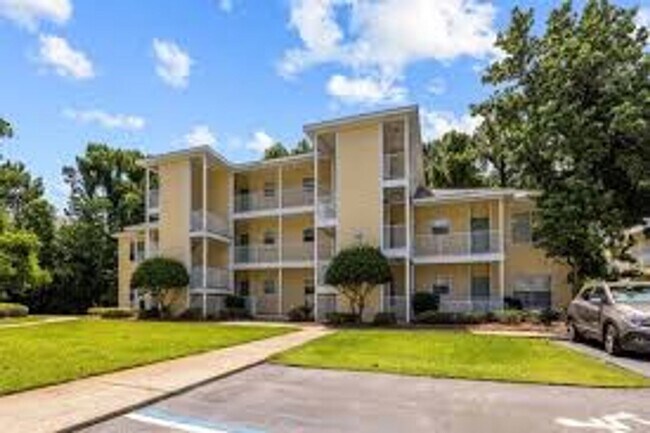 Building Photo - Beautiful Condo walking distance to Grand ...