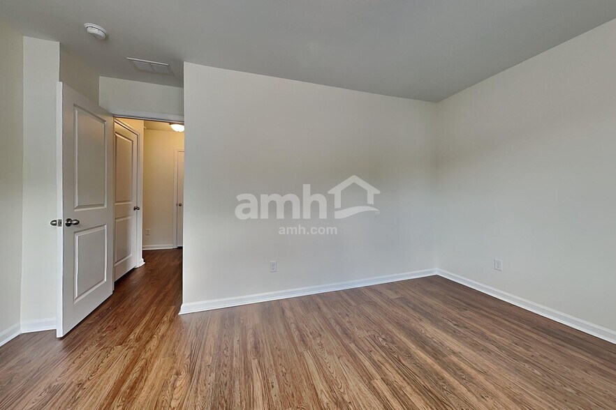 Building Photo - 125 Orion Way