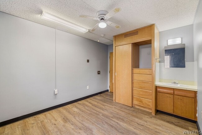 Building Photo - 57 St Johns Parkside