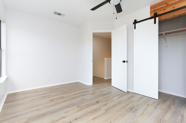 Building Photo - RENOVATED 3-BEDROOM HOME IN CONVERSE, JUDS...