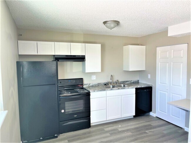 Building Photo - Cute 2 Bedroom Home for Rent on Provincial