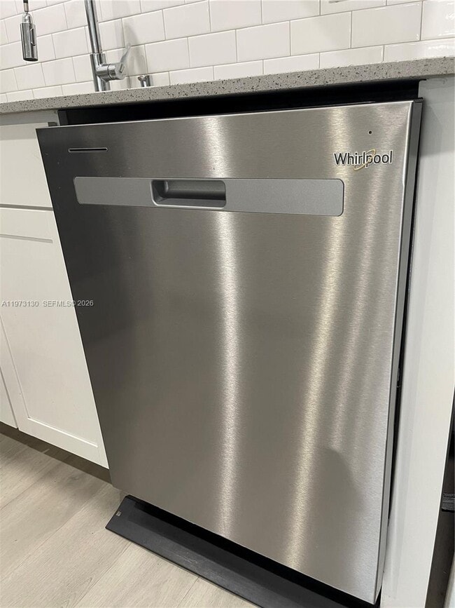 Building Photo - 8290 Lake Dr