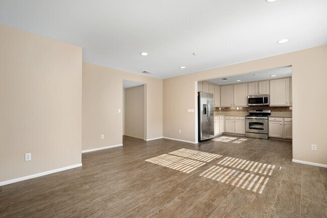 Building Photo - 262 Paseo Gregario