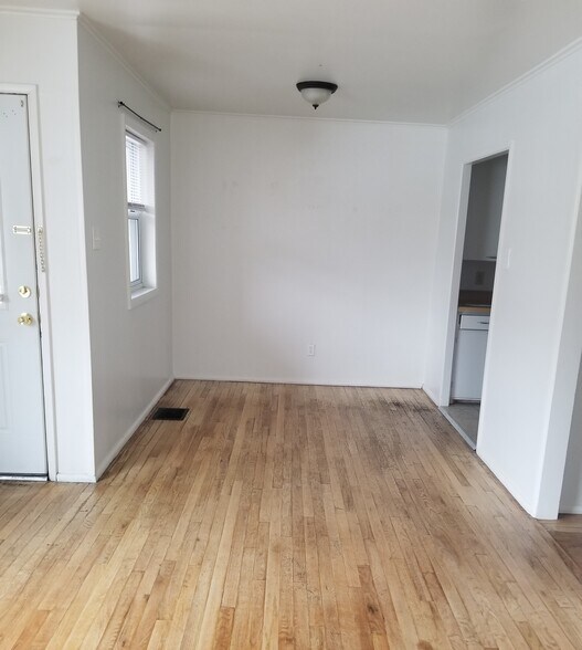 Diningroom - 918 8th Ave