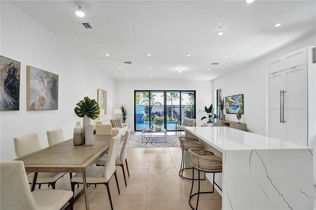 Building Photo - 1211 SE 1st St