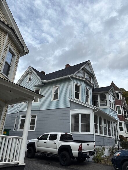 Building Photo - 72 Palmer Ave