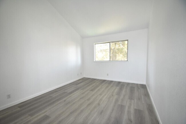 Building Photo - 5469 Giuffrida Ct