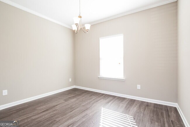 Building Photo - 646 Fieldcrest Dr