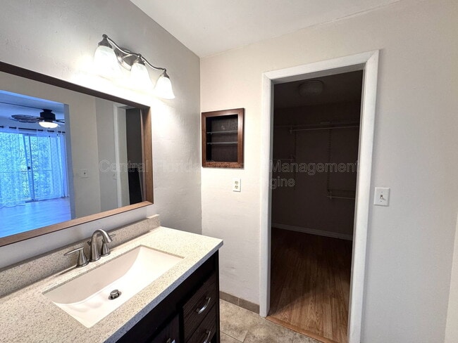 Building Photo - 514 Orange Dr