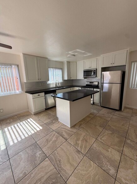 Building Photo - 4712 W 171st St