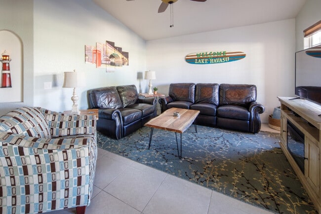 Primary Photo - 470 Acoma Blvd S