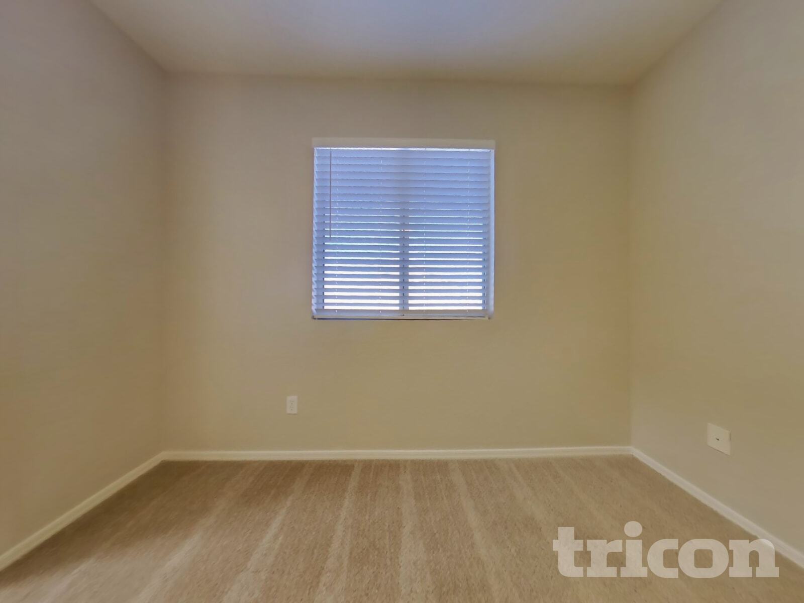 Building Photo - 1462 S 220th Ln