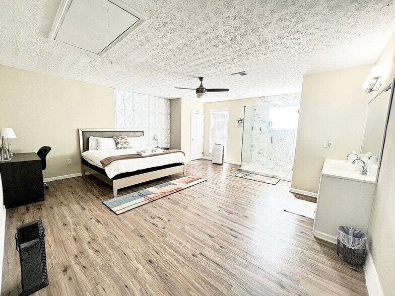 Building Photo - 4710 Cambridge Park Ct NW