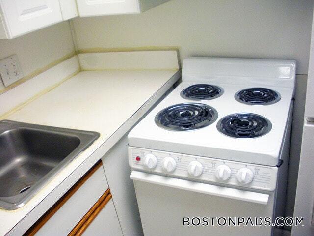 Building Photo - 62 Boylston St